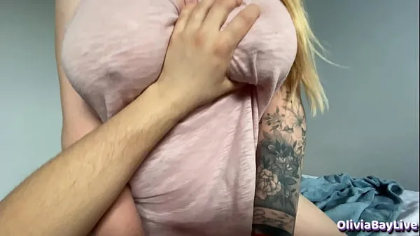 Les meilleures vidéos Beau-frère regarde du porno avec sa demi-soeur et elle en train de baiser - Olivia Bay sympas