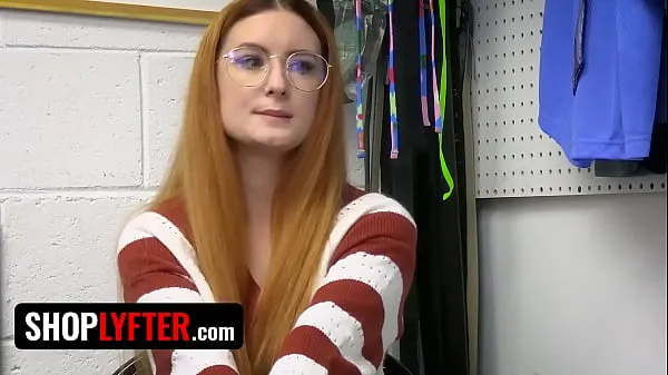 Parhaat Shoplyfter - Redhead Nerd Babe Shoplifts From The Wrong Store And LP Officer Teaches Her A Lesson hienot videot