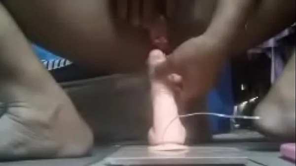Parhaat She's so horny, playing with her clit, poking her pussy until cum fills her pussy hole. Big pussy, beautiful clit, worth licking. When you see it, your cock gets hard and cums all the time hienot videot