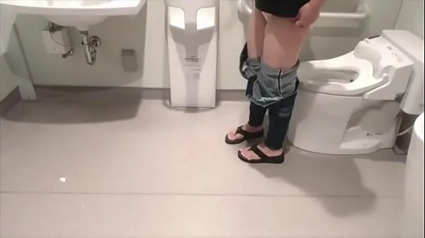 Najboljši Amateur] A female student masturbates in the supermarket training room because she can't hold back kul videoposnetki