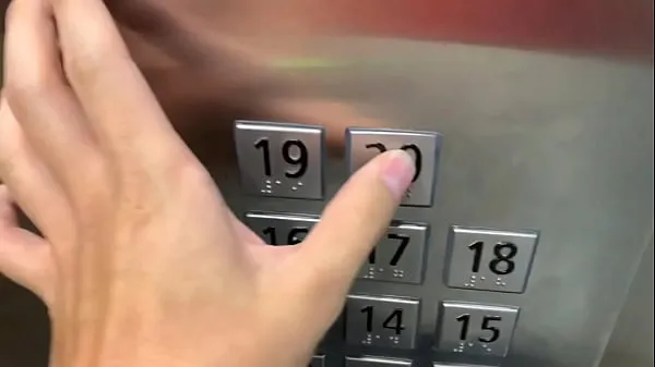 Best Sex in public, in the elevator with a stranger and they catch us kule videoer