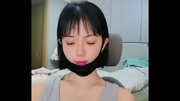 Video hay nhất The ultimate beauty with temperament! Great figure! She has a slim waist and a pair of big breasts. She strongly demands a paid room. She takes out her breasts and kneads them. She touches her pussy. It is extremely tempting. Domestic high-end online dati thú vị