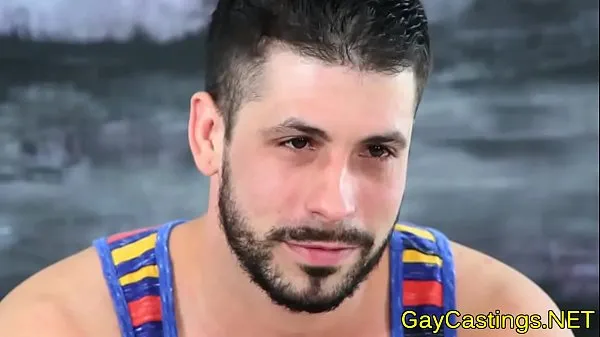 Beste Spanish hunk sucks cock at gaycastings coole video's